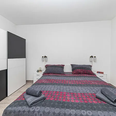 Awesome In With Kitchen Apartment Trogir