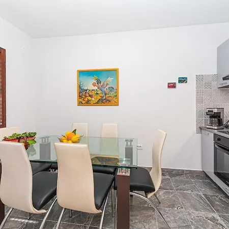 Awesome In With Kitchen Apartment