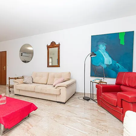 Appartamento Awesome In With Kitchen