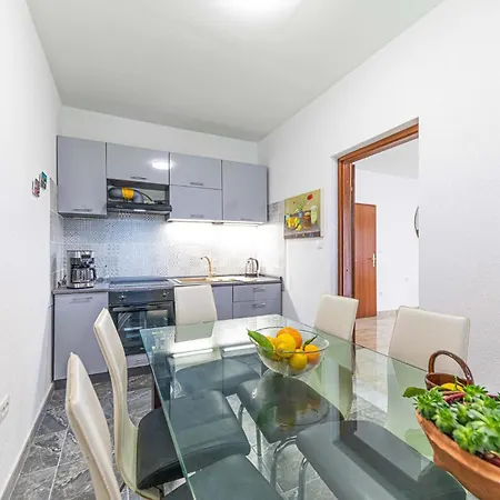 Cozy Apartment In Trogir With Wifi Lejlighed *