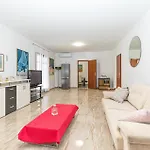 2 Bedroom Cozy In 特罗吉尔