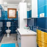 2 Bedroom Cozy In *